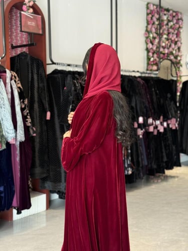 عباية D711-شتويه قماش مخمل عنابي دبل كلوش - عنابي