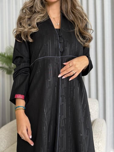 عباية D595 - قماش جاكار كامل بتحديد قصة اي لاين