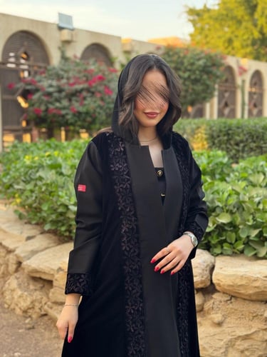 عباية D636 - قماش كتان مع مخمل بكلفة مطرزة تطريز ب...