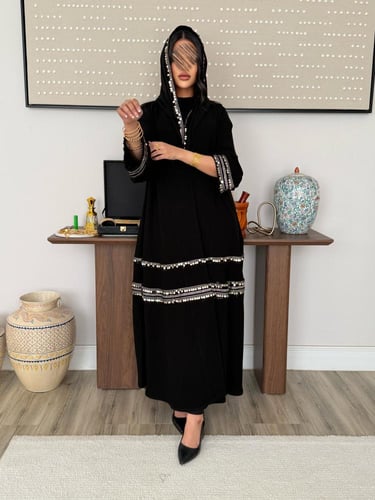 عباية D799 - (كولكشن التاسيس) بقماش ملكي تدخيلات ت...