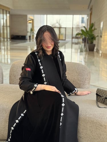 عباية D638 - شتوية قماش كتان مع مخمل مطرز