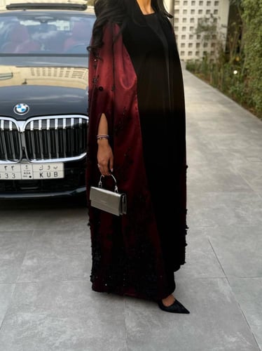 عباية D843 - قطرية بقماش سراميك مع دانتل مزين بشك...