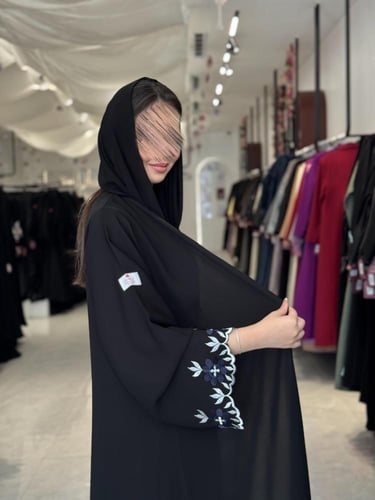 عباية D571 - قماش انترنت تطريز اكمام قصة ربع كلوش...