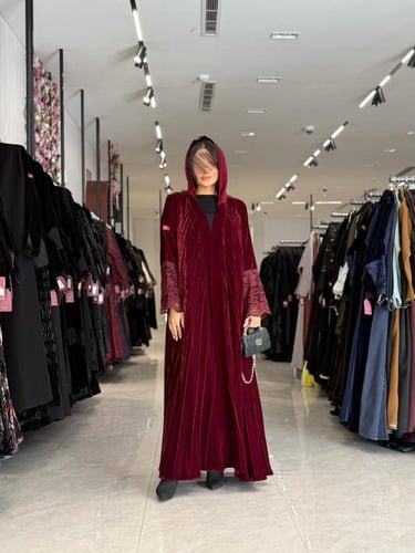 عباية D698 - شتوية مخمل كسرات بأكمام دانتل قصة دبل...