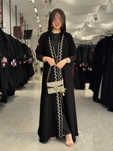 عباية D583 - تطريز بيج كم اسود