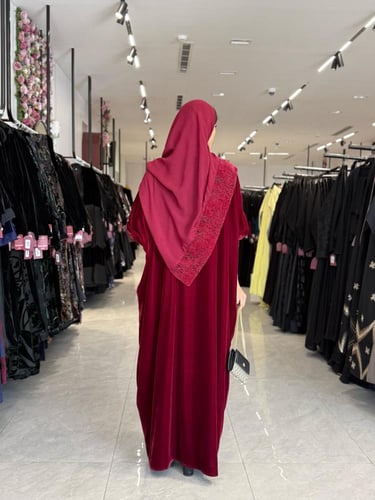 عباية D664- شتوية قماش مخمل بأكمام دانتيل قصة نصف...