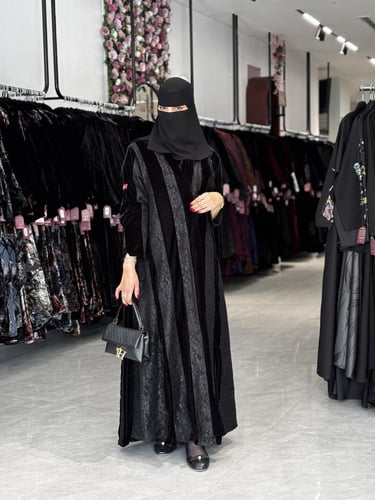 عباية D715-شتويه مخمل بتدخيلات دانتيل نصف كلوش - ا...