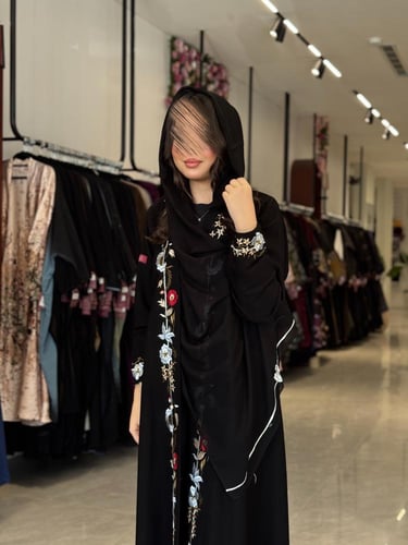 عباية D513 - تطريز ملون