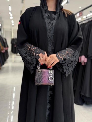 عباية D893 - بقماش سراميك باكمام وياقة دانتل دبل ك...