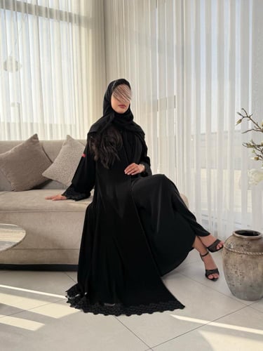 عباية D929 - بقماش ملكي بقيطان وكلفة بالكم ومن الا...