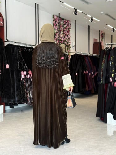 عباية D708-شتويه قماش مخمل ناعم بقصه نصف بشت - زيت...