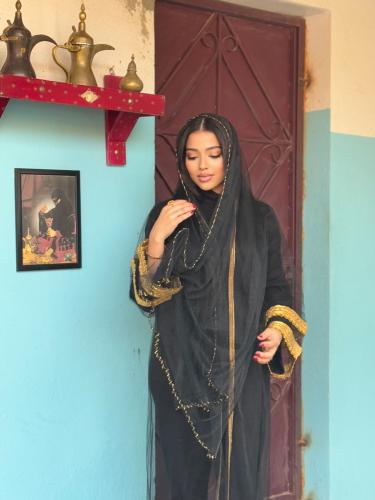 عباية مذهبة D216