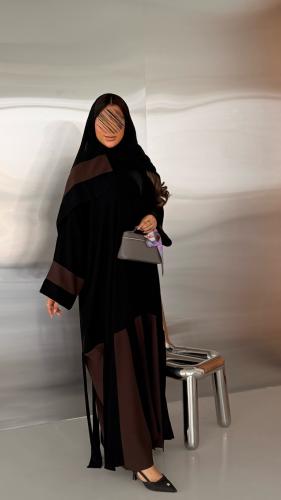 عباية D5142 - عباية بقماش كريب كوبرا مع نواعم من ت...