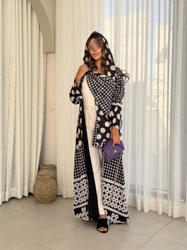 عباية D450 - اسود بأبيض