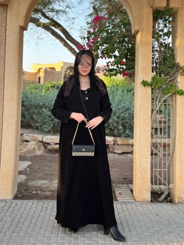 عباية D637 - عباية كريب الابداع مزين بكرستال