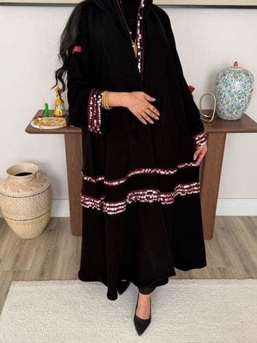 عباية D799 - (كولكشن التاسيس) بقماش ملكي تدخيلات ت...