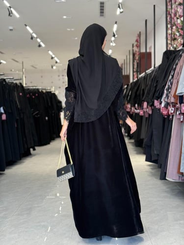 عباية D664- شتوية قماش مخمل بأكمام دانتيل قصة نصف...