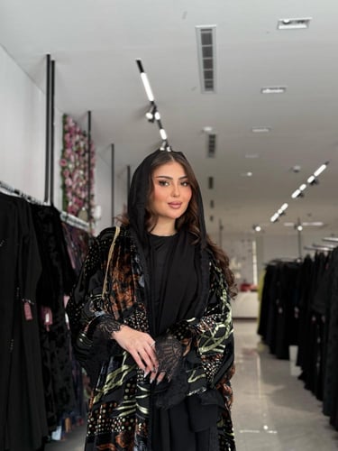 عباية D666 - نصف بشت قماش مخمل بطبعات - ملونة