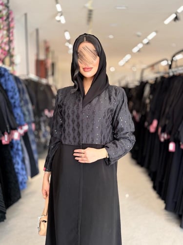 عباية D934 - بقماش روكاما مع كريب باربي قصة بليزر...