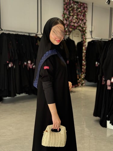 عباية D547 - عباية صيفيه قماش ملكي مطرز من الامام...