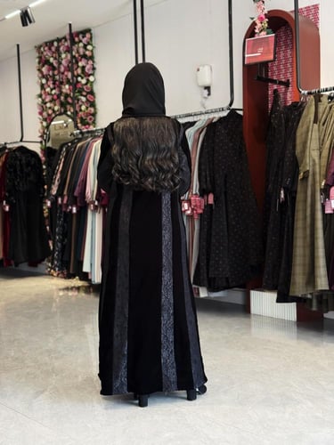 عباية D715-شتويه مخمل بتدخيلات دانتيل نصف كلوش - ا...