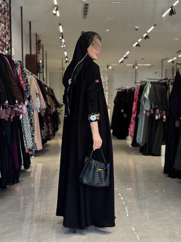 عباية D513 - تطريز ملون