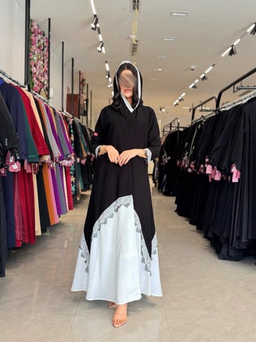 عباية D878 - بقماش رموش كوري بكلفة دانتل نص كلوش -...