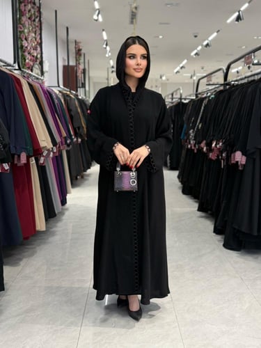 عباية D909 - بقماش كريب ملكي بقيطان بالياقة والاكم...