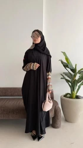 عباية D6043 - بقماش بلاك بيري بكلفة مموج بالكم - الوان غامقة