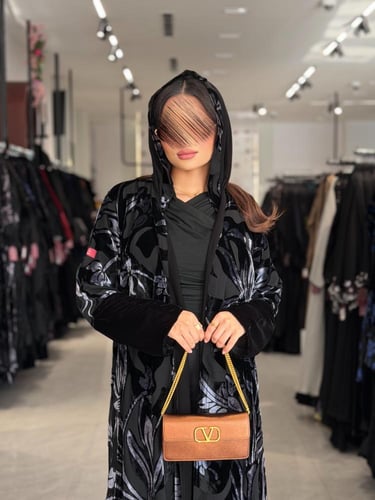 عباية D678 - شتوية قماش مخمل نصف كلوش - تيفاني