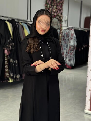 عباية D440 - عباية قماش انترنت بكسرات جانبية - اسو...