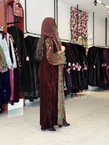 عباية D706- قماش مخمل تدخيلات الدانتيل قصة نصف بشت...