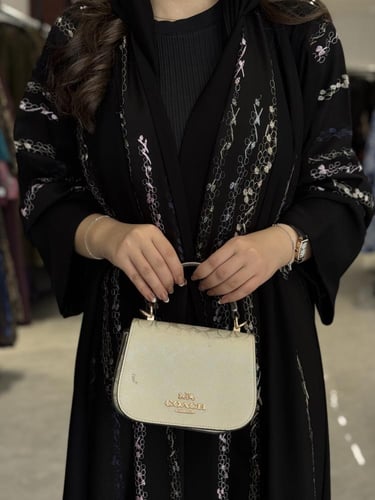 عباية D535- اسود مع تطريز 2