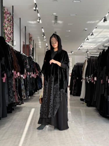 عباية D675 - شتوية قماش مخمل طبقتين - اسود