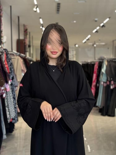 عباية D494- مطرز حزام كم