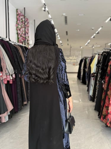 عباية D775 - بليزر بقماش كريب تدخيلات شيفون مع مخم...