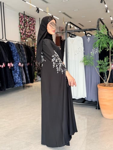 عباية D971 - قطرية بقماش كريب إحساس بشك - اسود