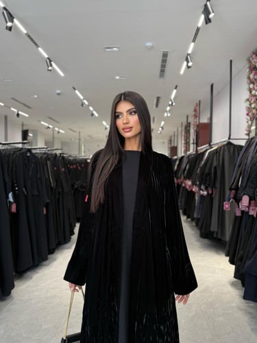 عباية D688 - بقماش مخمل كوري كسرات 3D دبل كلوش - ا...