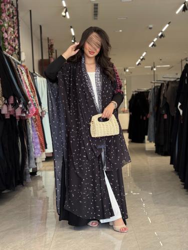 عباية D446 - اسود منقط زهري