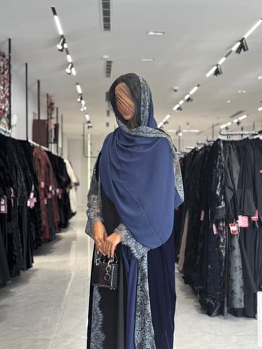 عباية D706- قماش مخمل تدخيلات الدانتيل قصة نصف بشت...