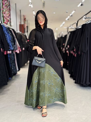 عباية D940 - قماش بلاك بيري مع دانتيل مبطن -زيتي