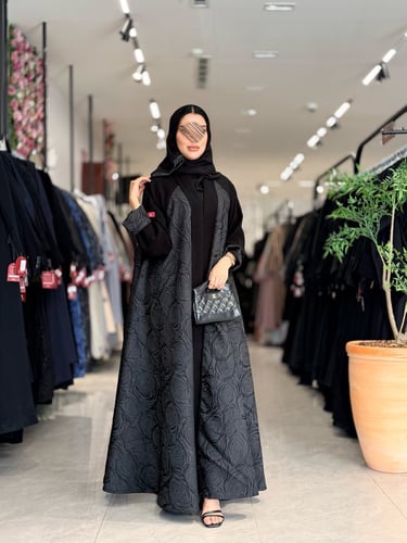 عبايه D5082- بقماش جاكار مع ملكي