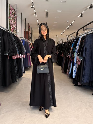 عباية D870 - بقماش ملكي مزين بكلفة فريدة - اسود