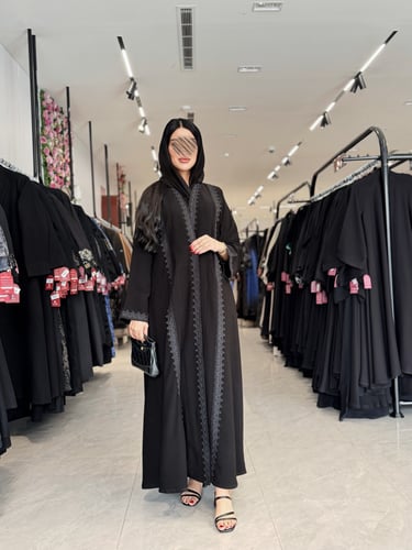 عباية D5017 - نص كلوش بقماش كريب ملكي بكلفة دانتل...