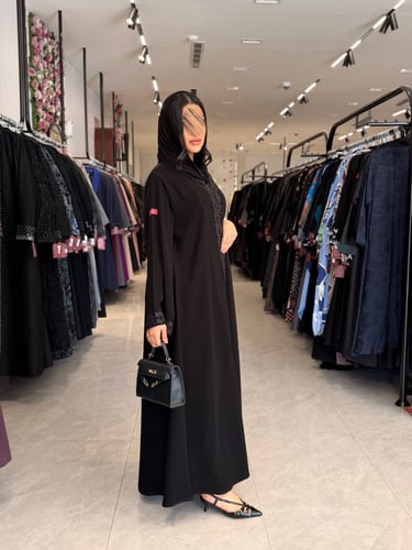 عباية D870 - بقماش ملكي مزين بكلفة فريدة - اسود