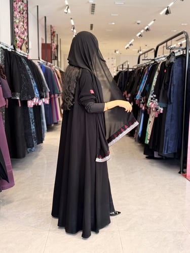 عباية D873 - بقماش ملكي دبل كلوش بتطريز كرز نود مع...