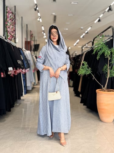 عبايه D5062 - بقماش لنن مخطط سماوي