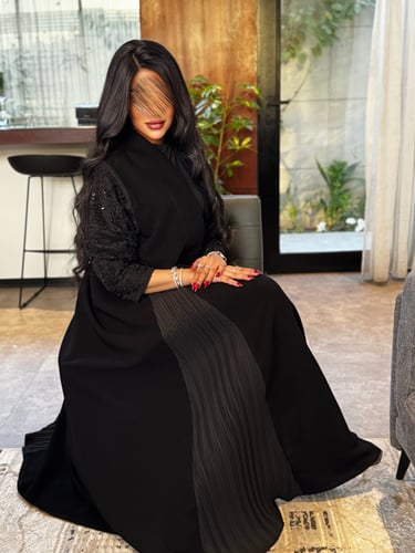 عباية D841 - بقماش سراميك كسرات جوانب بشك مع دانتل...