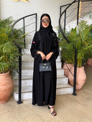 عباية D5045 - بقماش ملكي نص كلوش تدخيلات كلفة دانت...