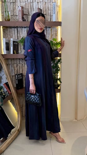 عباية D5042 - قماش حرير تركي بتقليمة مموجه ربع كلو...